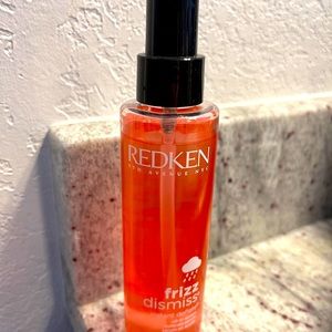 Redkin frizz dismiss